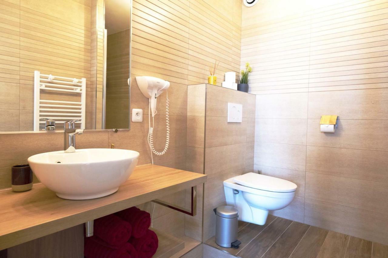 Beausoleil Studio Metro Paris Sud Ле-Кримлен-Бисетр Экстерьер фото